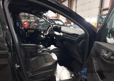 2024 Ford Escape St-Line Select z USA, uszkodzony, nr VIN 1FMCU9NA8RUA08307